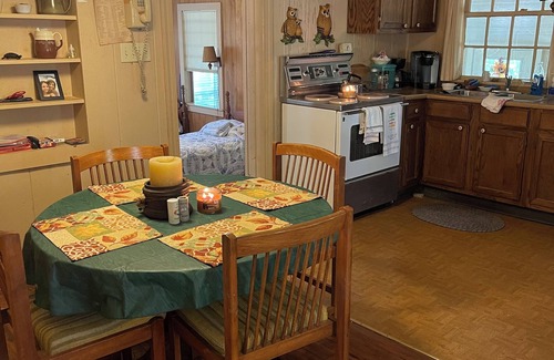 Sardis Cottage | Charming 3-bedroom cottage with WiFinnear Oxford and Sardis lake