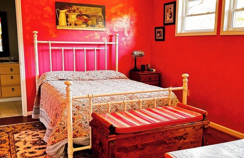 Metter House | Charming 3-bedroom country home in lovely Metter GA, near GSU and Savannah