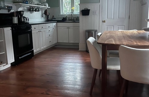 Phippsburg Other | Charming 3-bedroom farmhouse in fabulous Phippsburg!