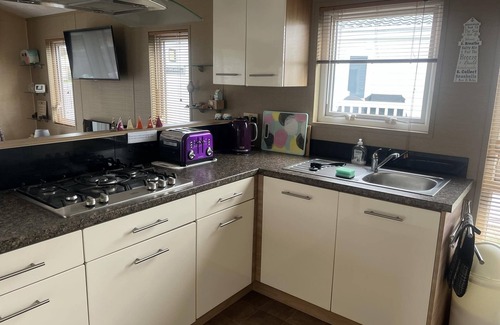 Hunstanton Cabin | Charming 3 Bedroom Lodge Manor Park Hunstanton