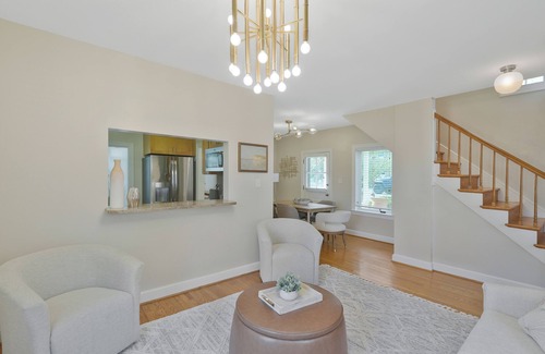 Potomac West House | Charming 3 bedroom home in up-beat Del Ray!