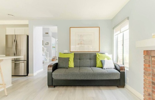 La Mirada House | Charming 3-bedroom home-The perfect home away from home & those relocating to CA