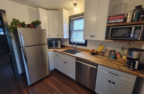 Fort Wayne House | Charming 3-bedroom house in delightful Fort Wayne with WiFi, AC