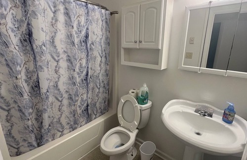 South View House | Charming 3-bedroom house with AC and WiFi in Pleasant Hope Mills.