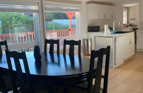 Silverdale House | Charming 3-bedroom house with AC and WiFi in awesome Silverdale