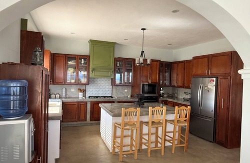 La Ribera House | Charming 3-bedroom house with AC, WiFi in Pleasant La Ribera