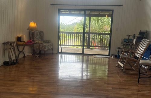Cedar Key House | Charming 3-bedroom house in beautiful Cedar Key with AC, WiFi