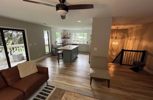 Cornelius House | Charming 3-bedroom house with lake views and great outdoor deck