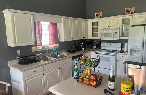 Covington House | Charming 3-bedroom house with AC and WiFi in Covington,GA- near Mystic Falls