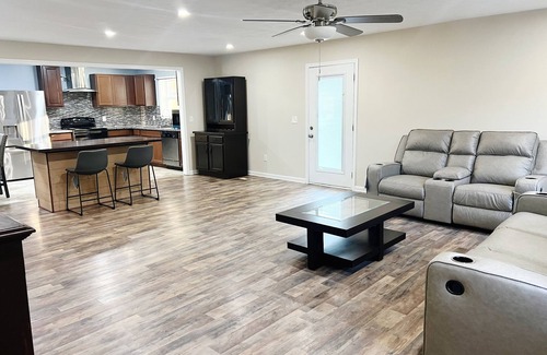 Ellenwood House | Charming 3-bedroom home under 20 minutes from the city of Atlanta and airport