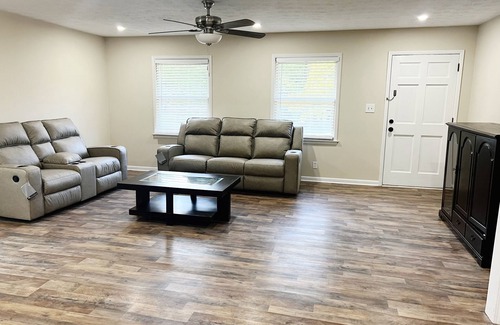 Ellenwood House | Charming 3-bedroom home under 20 minutes from the city of Atlanta and airport
