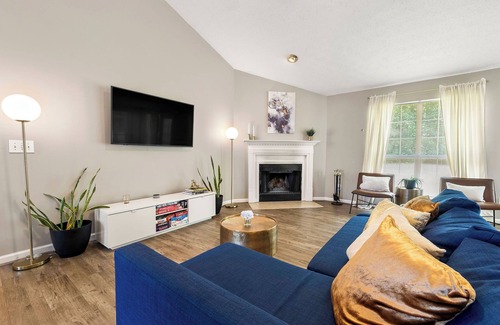 Ellenwood House | Charming 3-bedroom house only 20 minutes to downtown and 15 minutes to airport