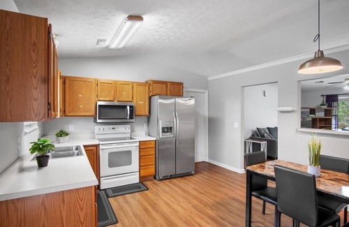 Knoxville House | Charming 3-bedroom house with AC and WiFi in lovely Knoxville