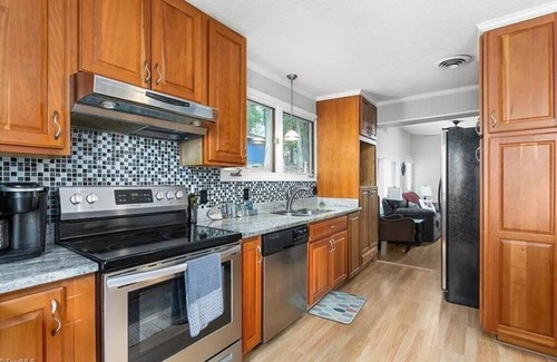 Southmont House | Charming 3-bedroom home on beautiful High Rock Lake with Private Boat Dock