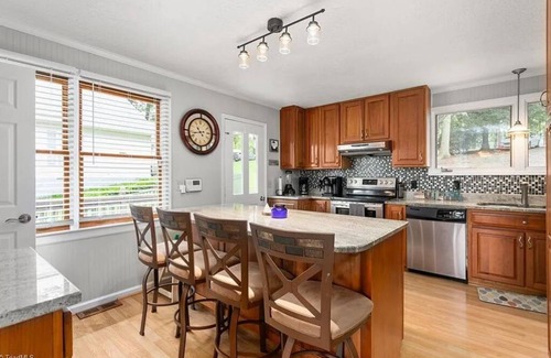 Southmont House | Charming 3-bedroom home on beautiful High Rock Lake with Private Boat Dock