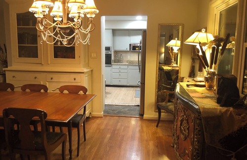 Lexington House | Charming 3-bedroom house with fitness room and AC in Lexington