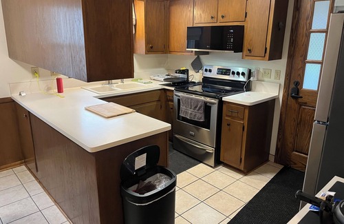 Milwaukee House | Charming 3-bedroom house with WiFi, AC in lovely Bay View