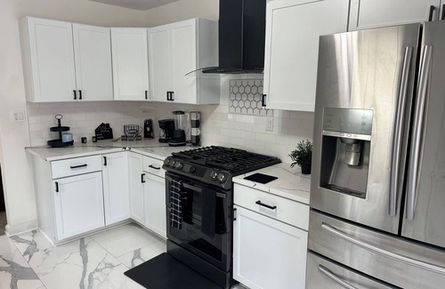 Milwaukee House | Charming 3-bedroom house in beautiful Milwaukee with WiFi, AC