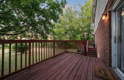 Madison House | Charming 3-bedroom home with firepit