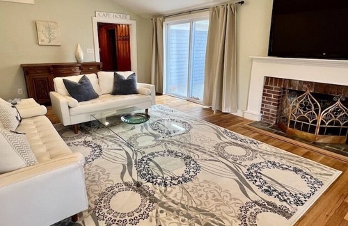 West Hyannisport House | Charming 3 Bedroom Home .9 Miles to Craigville Beach