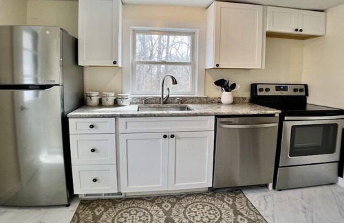 West Hyannisport House | Charming 3 Bedroom Home .9 Miles to Craigville Beach