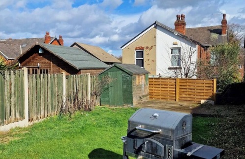 High Hazels House | Charming 3 Bedroom House in Sheffield