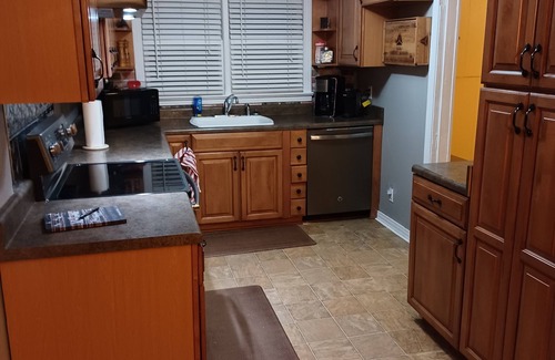 Colquitt House | Charming 3-bedroom house in delightful Colquitt with AC, WiFi