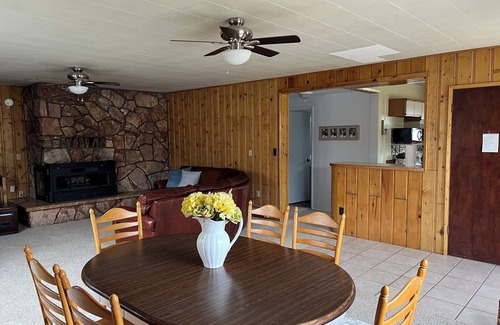 Gardiner House | Charming 3-bedroom house with WiFi, AC in awesome Gardiner near Yellowstone.