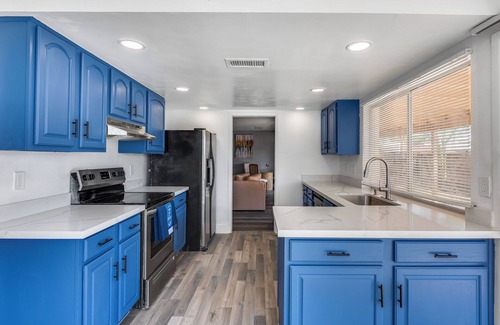 Glendale House | Charming 3-bedroom house with AC, WiFi in fabulous Glendale