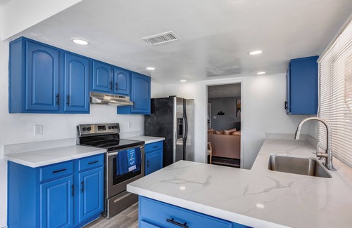Glendale House | Charming 3-bedroom house with AC, WiFi in fabulous Glendale