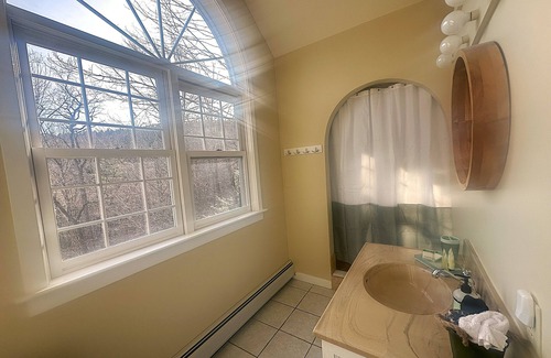 Waterbury House | Charming 3-bedroom house in marvelous Moretown