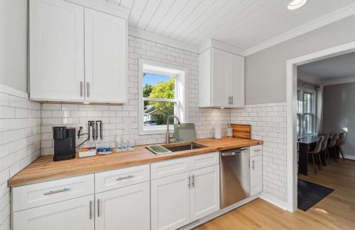 Thomas - Dale House | Charming 3 bedroom house in lovely Como Neighborhood Saint Paul