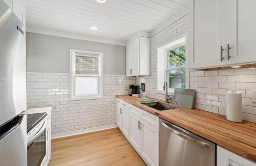 Thomas - Dale House | Charming 3 bedroom house in lovely Como Neighborhood Saint Paul