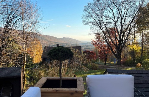 Stamford House | Charming 3-bedroom house with Mountain views and wifi