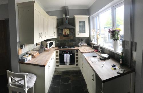 Glynneath House | Charming 3 bedroom house with a warmth character
