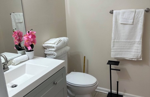 Riverdale House | Charming 3-bedroom house with AC and WiFi in brilliant Atlanta