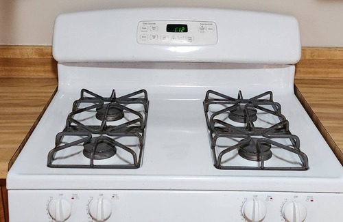 Decatur House | Charming 3-bedroom house with AC and WiFi in Decatur