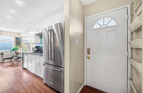 Fremont House | Charming 3-bedroom house with WiFi and AC in lovely Fremont