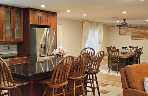 Garland House | Charming 3-bedroom house in Garland with WiFi and AC