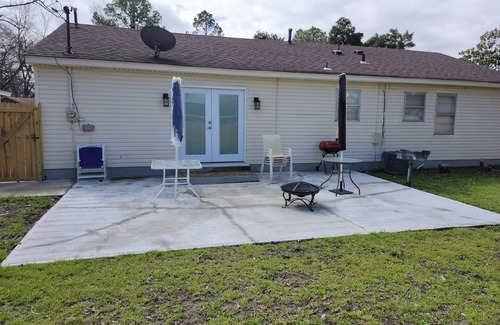 Parkway Village House | Charming 3-bedroom house with AC and WiFi in marvelous Memphis