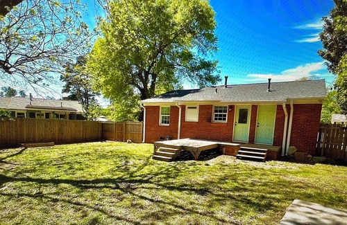 East Raleigh House | Charming 3-bedroom house with AC and WiFi near marvelous downtown Raleigh