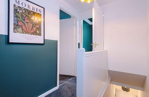 Salford House | Charming 3-Bedroom House-Salford