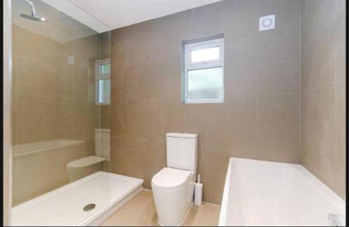 Walpole House | Charming 3 Bedroom House in West London