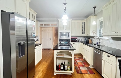 Highcroft House | Charming 3-bedroom house in serene Cary,