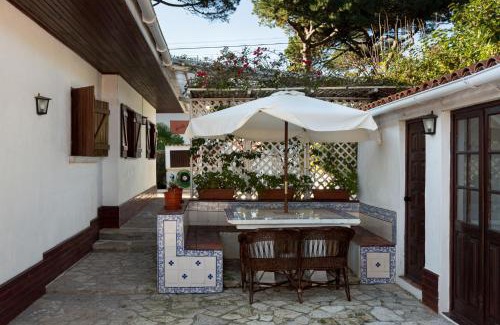 Banzao Villa | Charming 3 Bedroom House with BBQ and Terrace