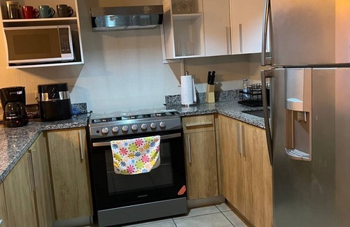 El Palmar House | Charming 3-bedroom house with WiFi, fitness room in Apopa