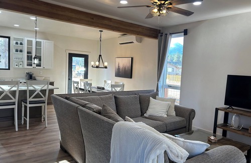 Darby House | Charming 3-bedroom house with WiFi, AC in lovely Darby Montana.