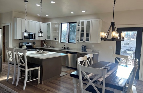 Darby House | Charming 3-bedroom house with WiFi, AC in lovely Darby Montana.