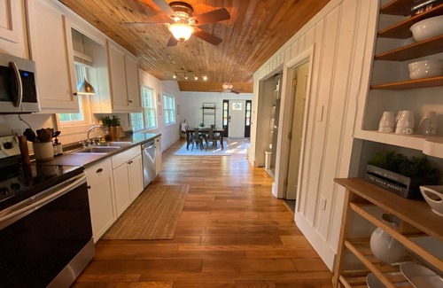 Elkton House | Charming 3-bedroom house with WiFi, AC in peaceful Elk Neck