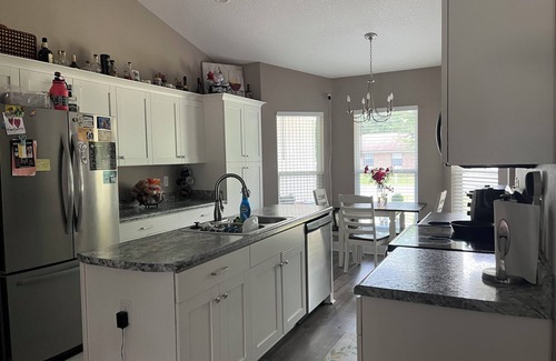 Milton House | Charming 3-bedroom house with AC, WiFi in pleasant Milton